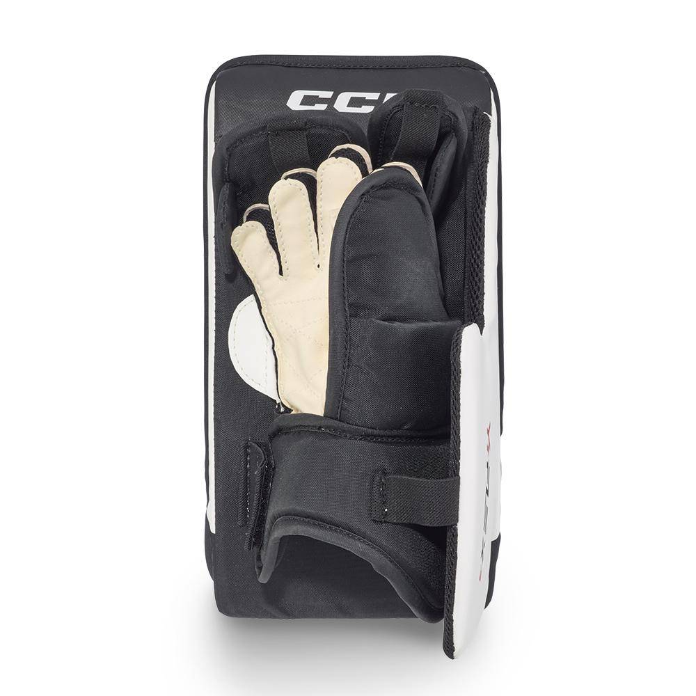 CCM Youth Flex 3 Blocker Youth