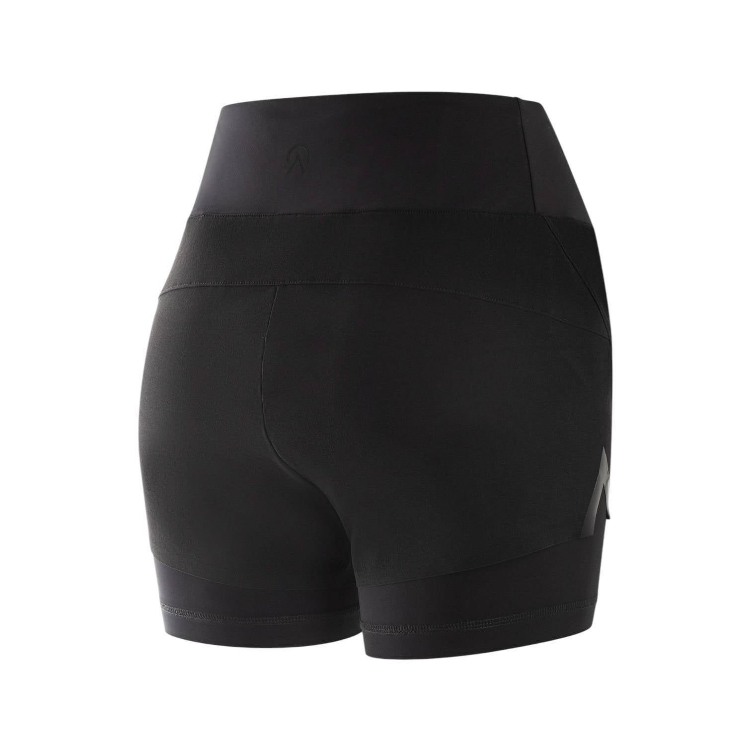 Tiina Shorts