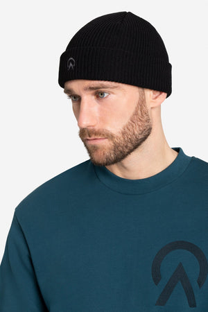 Shallow Beanie AY00039_100 Black - thehockeyshop.ch